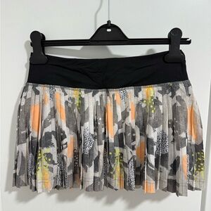 Lululemon Pace Rival Pleated Skirt Multicolor Print Size 4 Tennis Running